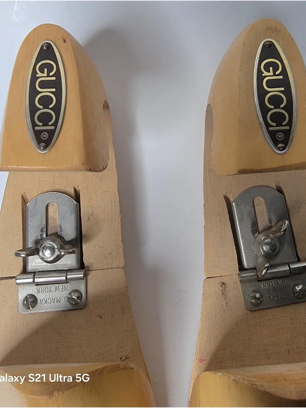 Gucci vintage men's D mackay New York adjustable wooden shoe tree stretchers